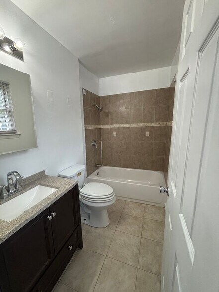 Building Photo - 577 Berlant Ave