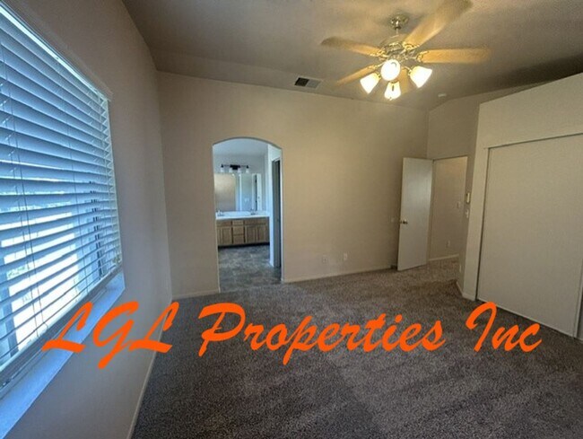 Building Photo - 4116 Woodwillow Ln
