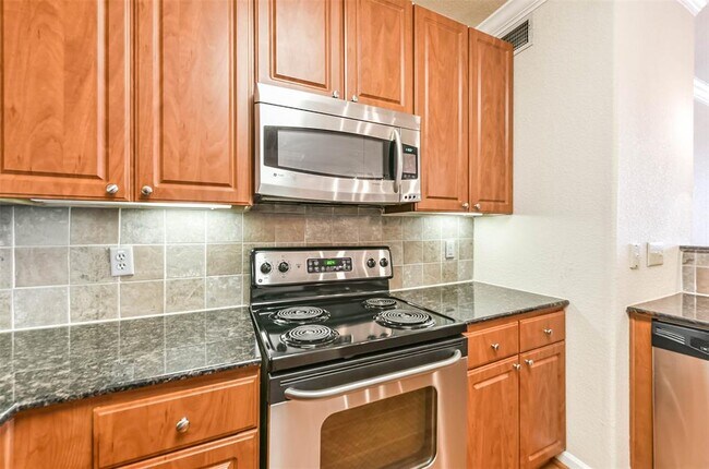 Building Photo - 1711 Old Spanish Trail