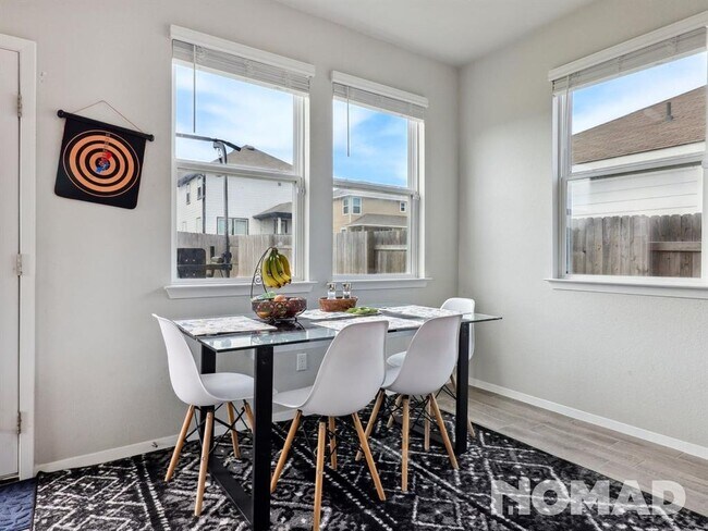 Building Photo - 101 Crescent St