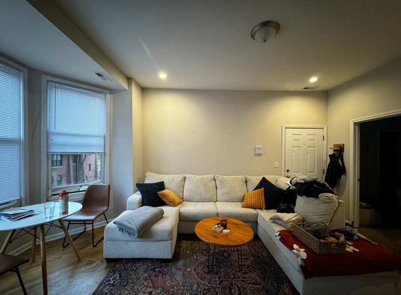 Building Photo - 2746 W Le Moyne St