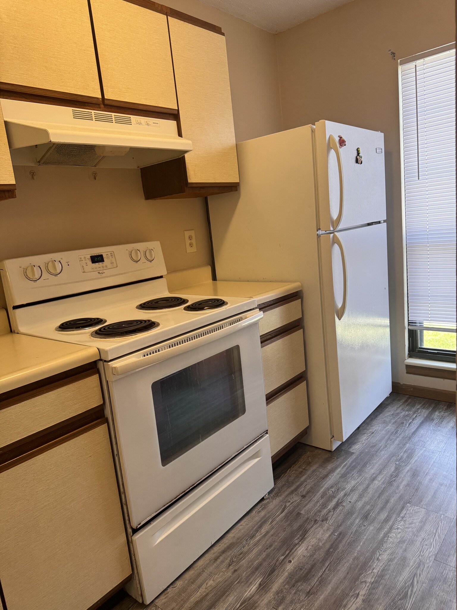 Building Photo - 700 N Adelaide St