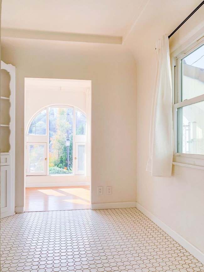 Building Photo - Gorgeous & Updated 3 bed Storybook Spanish House in Silverlake w/Views!