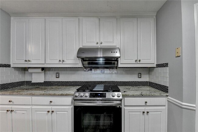 Building Photo - 235 Ruby Forest Pkwy