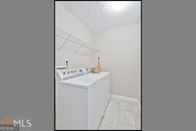 Building Photo - 6098 Allpoint Way
