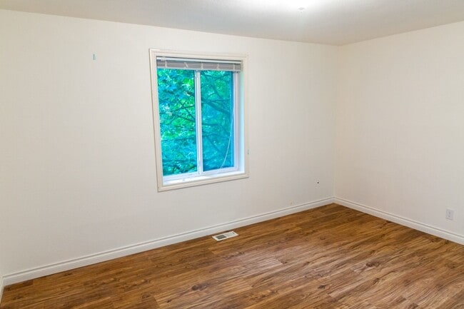 Building Photo - 17305 Dayton Ave