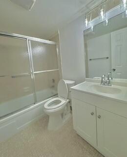 Building Photo - 1043 Cornwall C