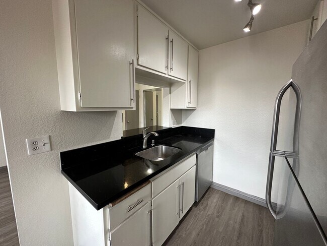 Interior Photo - sep373