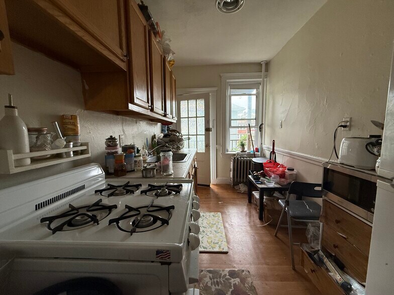 Primary Photo - 124 Washington St