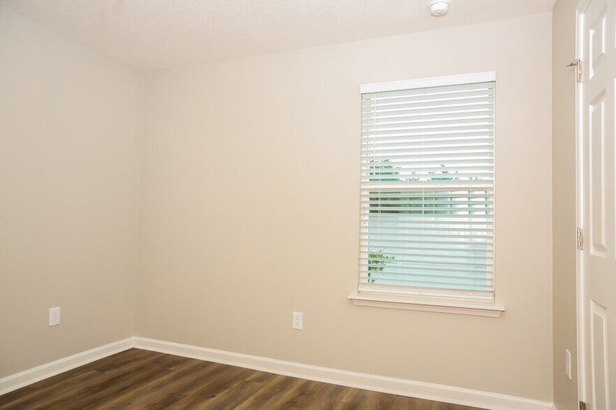 Building Photo - 77837 Lumber Creek Blvd