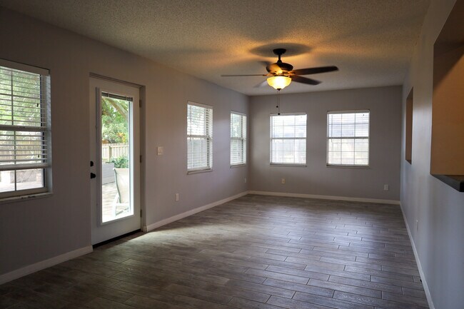 Building Photo - 4688 Posada Dr