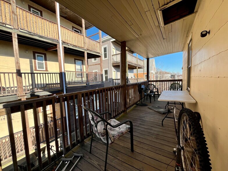 Building Photo - 83 Wensley St