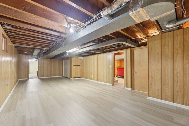 Building Photo - 26 Glenwood Rd