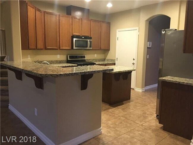Building Photo - Gorgeous 3000+ Square Foot Bedroom!