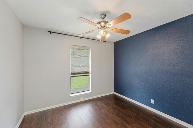 Building Photo - 801 E 3rd St