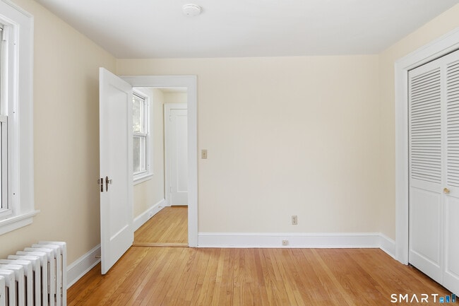 Building Photo - 815 E Main St