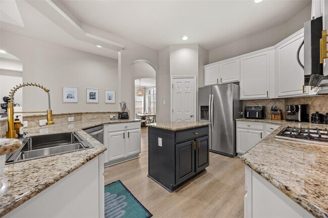Building Photo - 2414 Powderham Ln