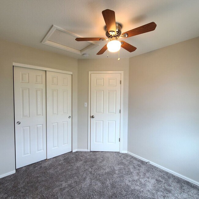 Building Photo - 6316 Riverdale Dr
