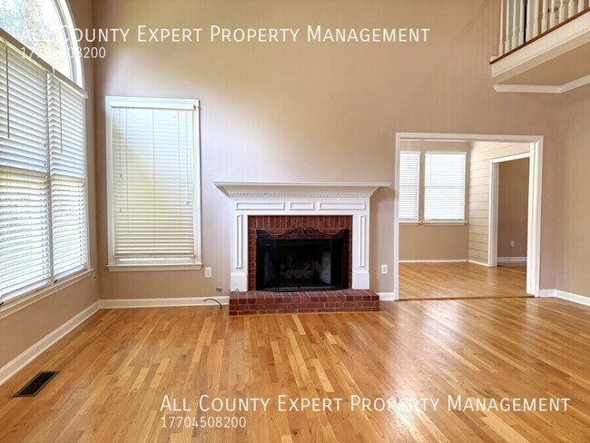 Building Photo - 4402 Fairecroft Terrace