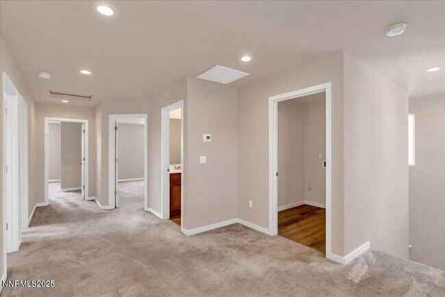 Building Photo - 916 Garden Ct