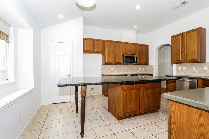 Building Photo - 28615 Hidden Cove Dr