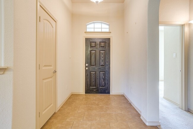Building Photo - 4013 Lazy River Ranch Rd