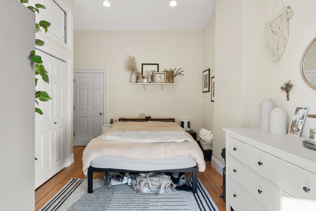 Building Photo - 67 Gates St