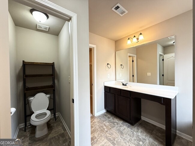 Building Photo - 3143 Legacy Glen Path