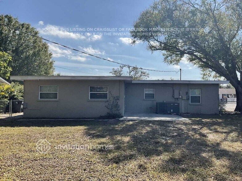 Building Photo - 4504 21st Ave W