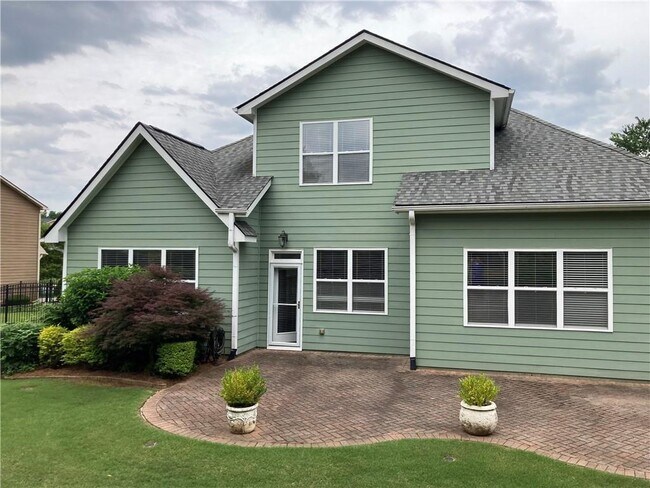 Building Photo - 3205 E Gate Dr