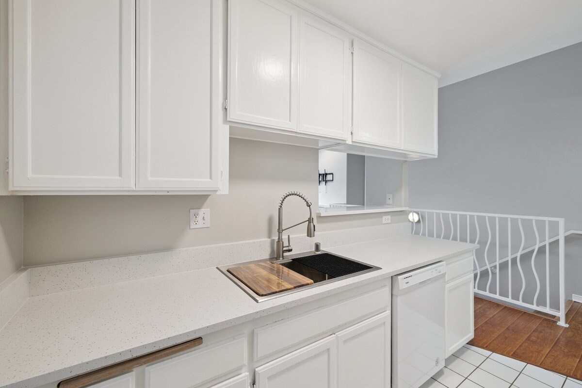 Building Photo - 3709 Las Flores Canyon Rd