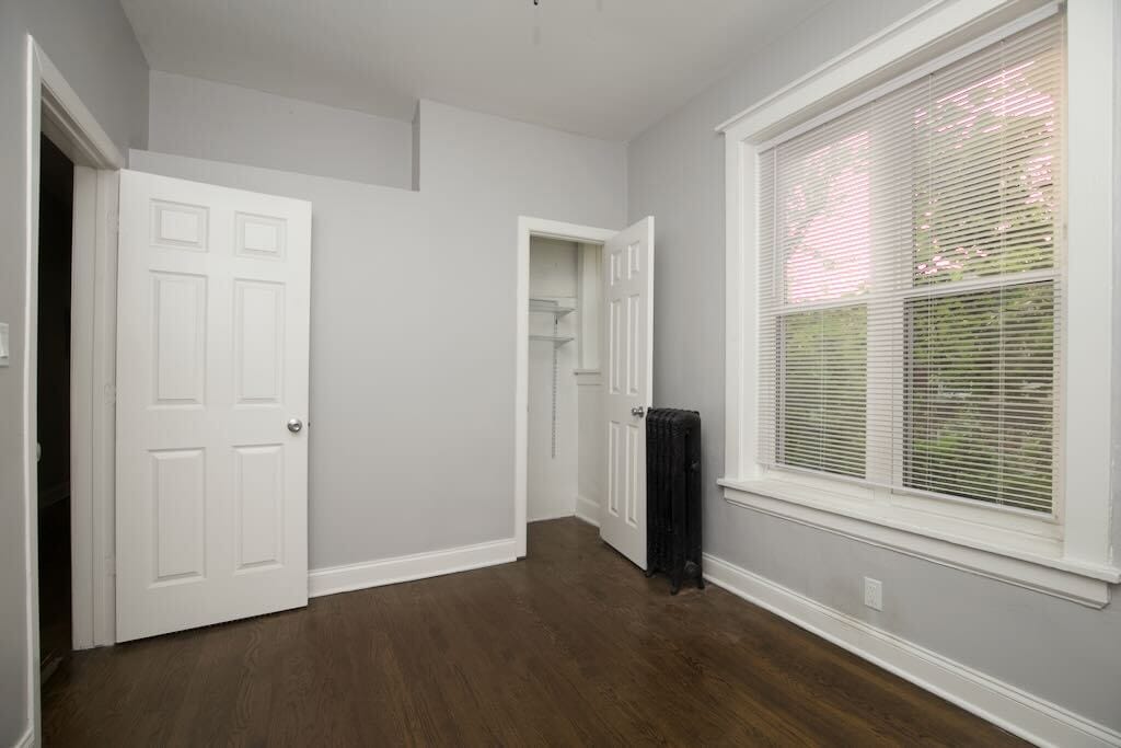 Building Photo - 6253 N Lakewood Ave