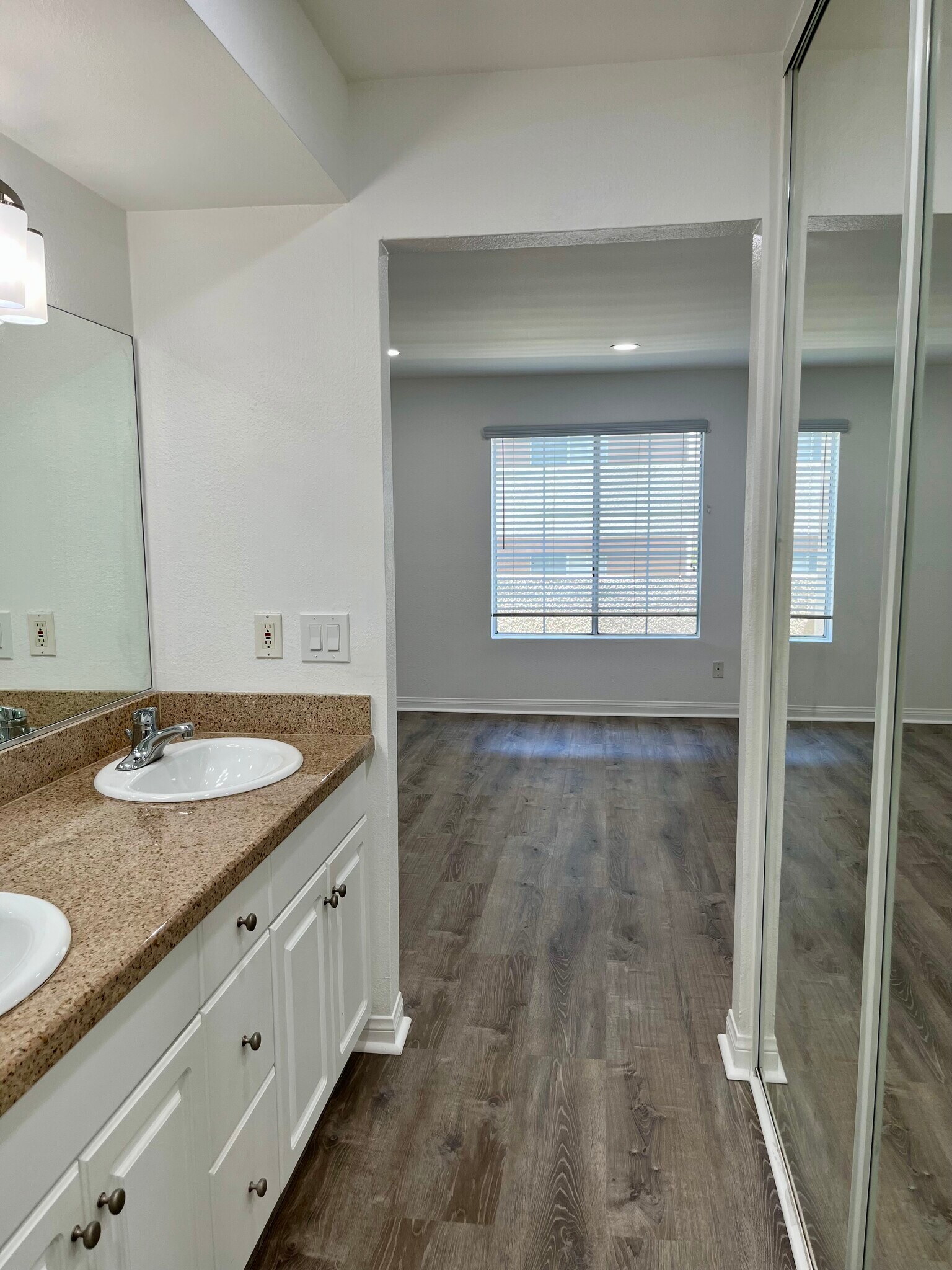 Abundant natural light, double sinks! - 21400 Burbank Blvd