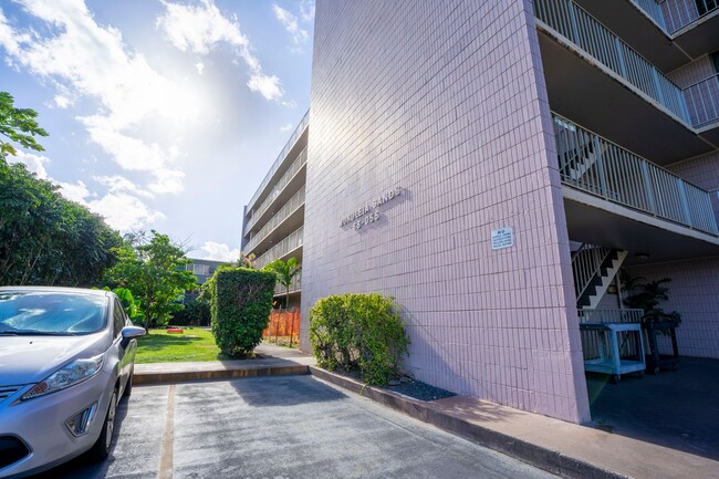 Building Photo - Mokuleia Sands