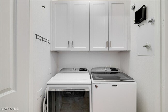 Building Photo - 10733 Mirasol Dr