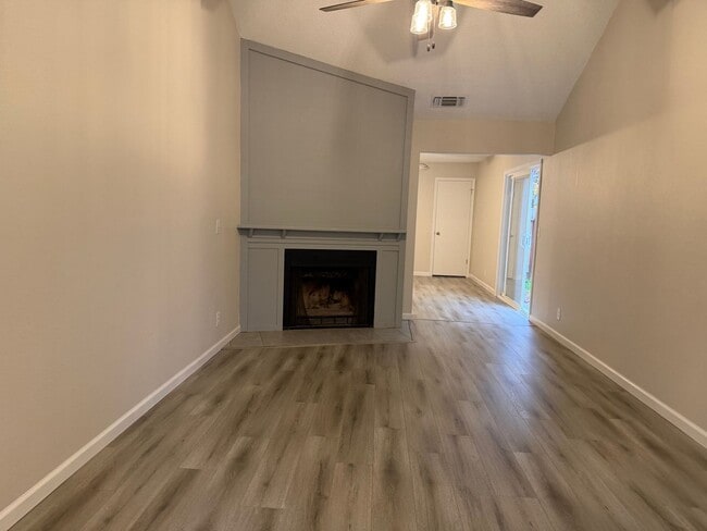 Building Photo - 5419 E Knoll Drive