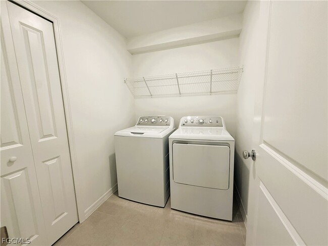 Building Photo - 335 Parish Dr