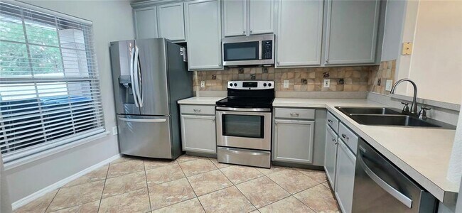 Building Photo - 1729 Mandavilla Dr