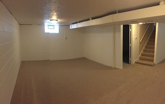 Building Photo - Charming ranch in wonderful neighborhood