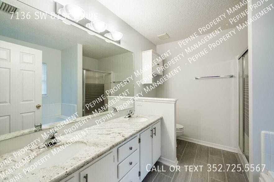 Building Photo - 7136 SW 81st Dr