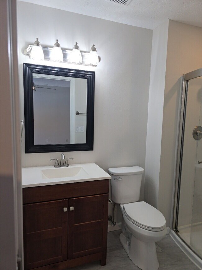 Building Photo - 4 Edam Ct