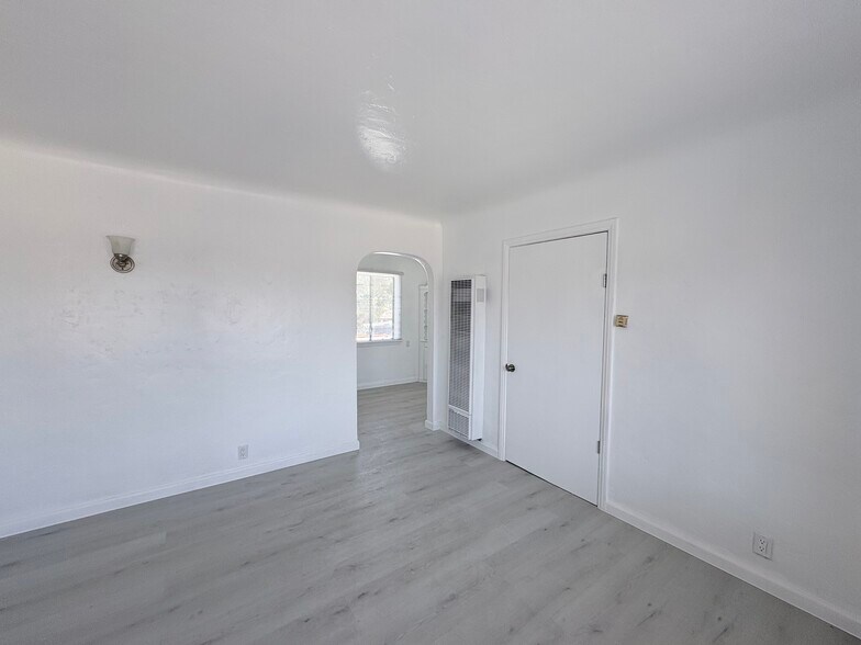 Building Photo - 6115 Riverside Ave