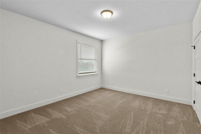 Building Photo - 1273 Summerbrooke Cir