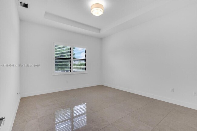 Building Photo - 4538 SW 173rd Ave