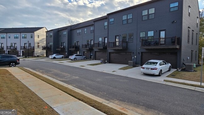 Building Photo - 115 Climbing Ivy Cir