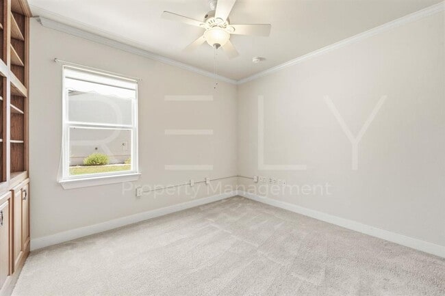 Building Photo - 808 Armstrong Dr