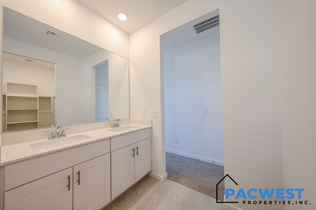 Building Photo - Your new home for lease!