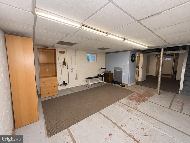 Building Photo - 6797 Lawnton St