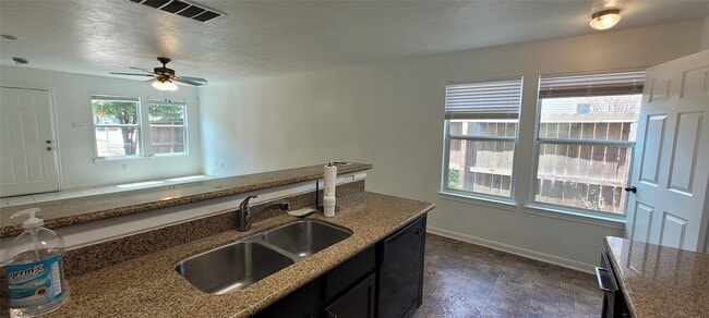 Building Photo - 1426 Ruthven St