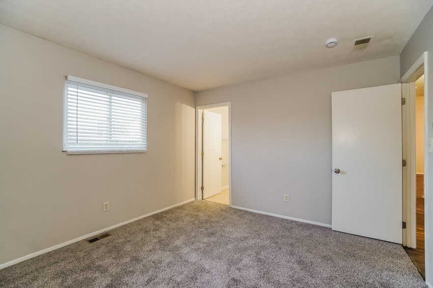 Building Photo - 8606 Canyon Cove Rd